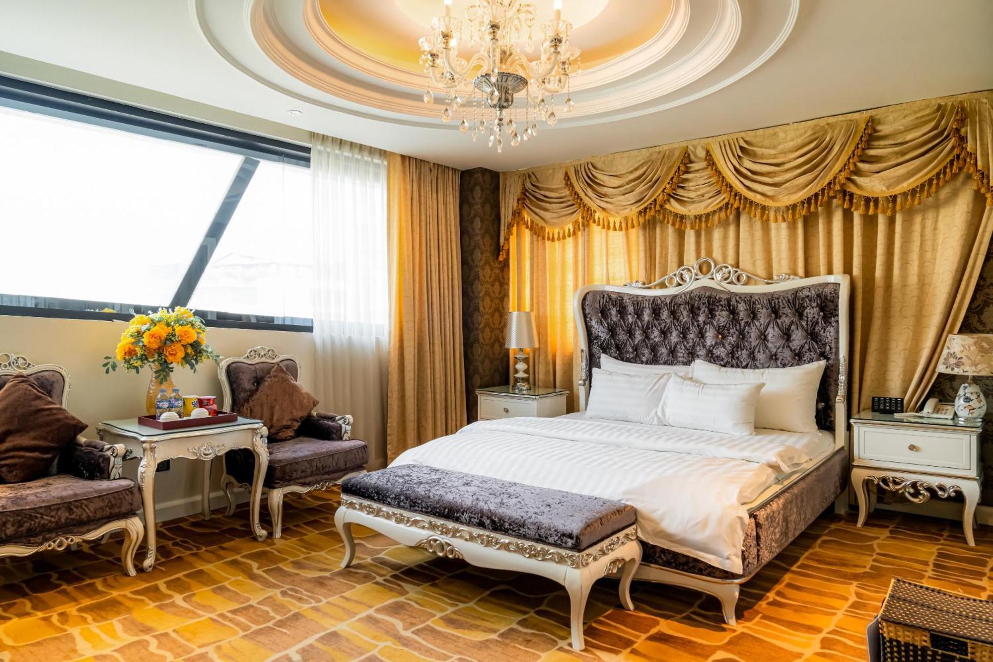 Hoang Trieu Hotel Ho Chi Minh City Exterior photo