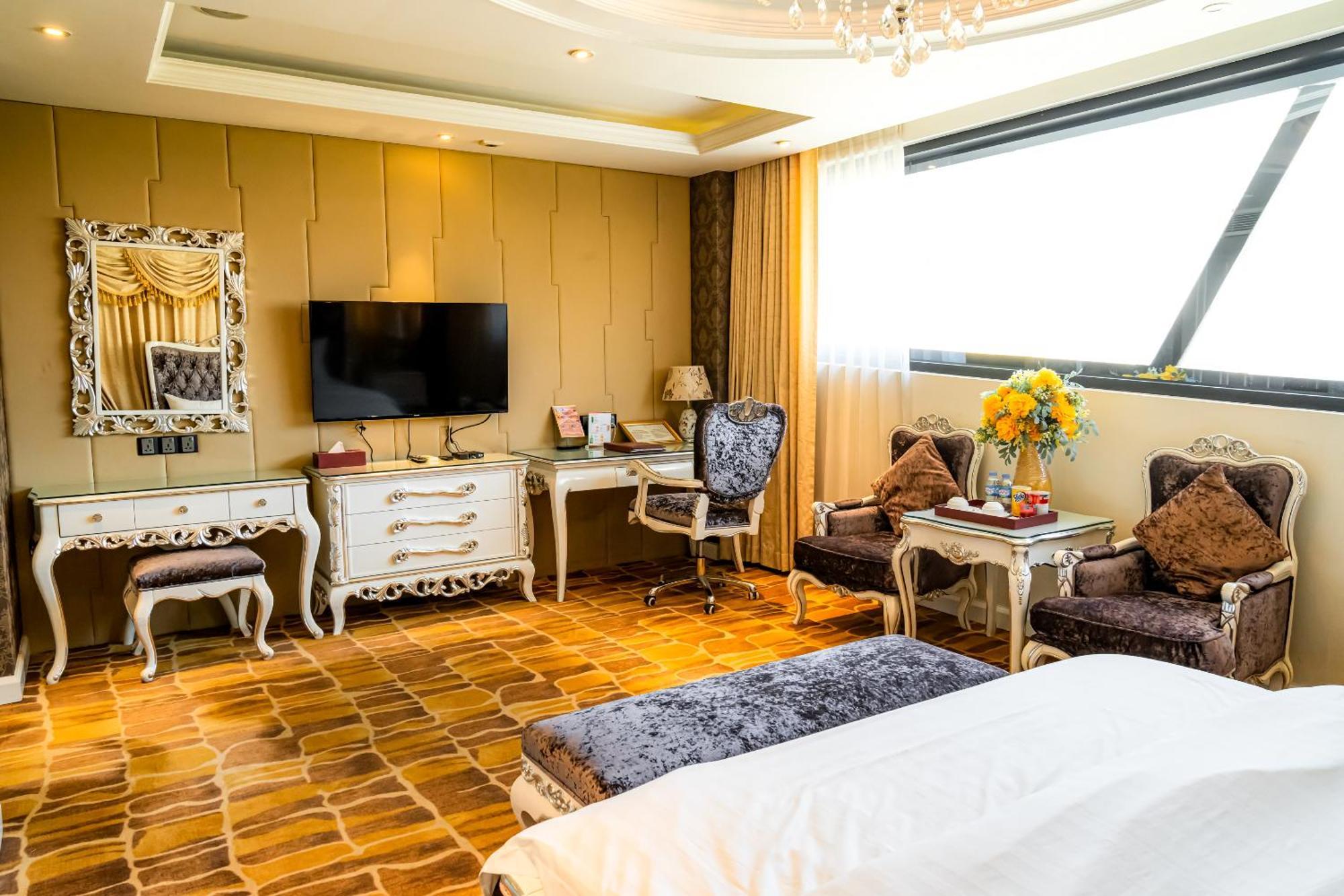 Hoang Trieu Hotel Ho Chi Minh City Exterior photo
