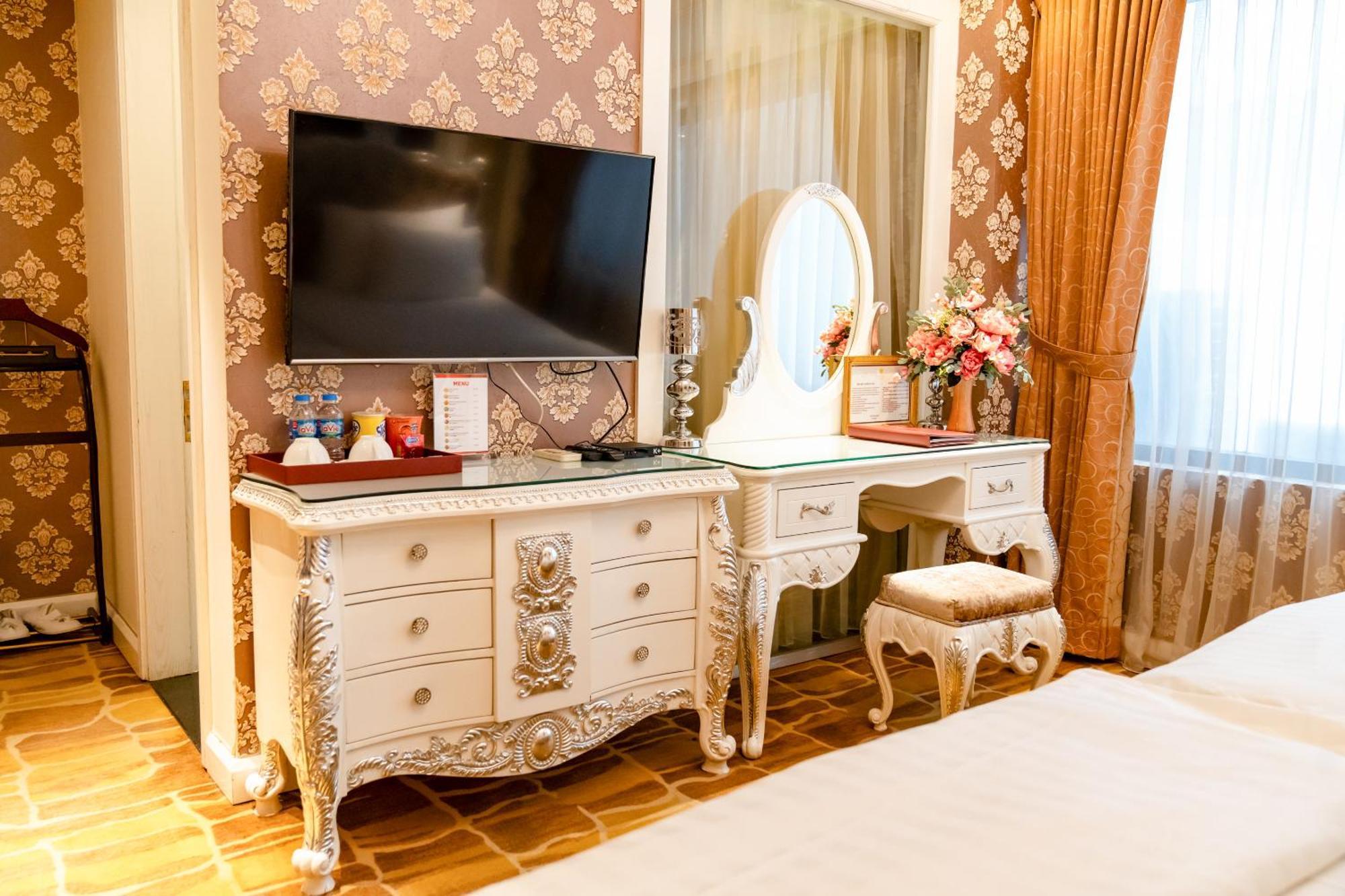 Hoang Trieu Hotel Ho Chi Minh City Exterior photo